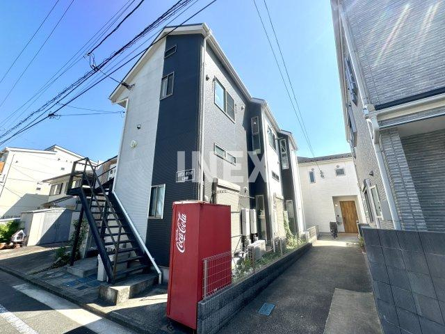 横浜市南区井土ケ谷下町のアパートの外観