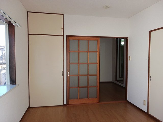 エルディム鳥海の内装|明るい色調の室内です