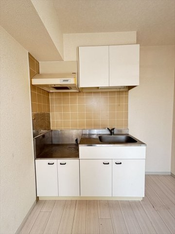 コーポマツノキ四番館のキッチン|お料理しやすいキッチンです