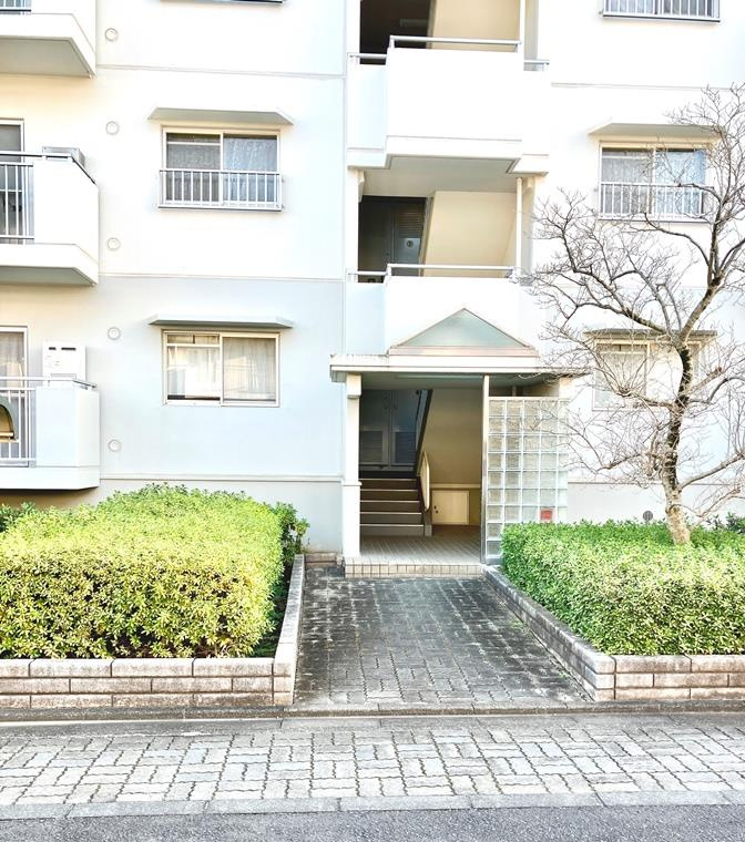 杉戸高野台ベリアス西六番街１２号棟のエントランス|落ち着いたエントランスです