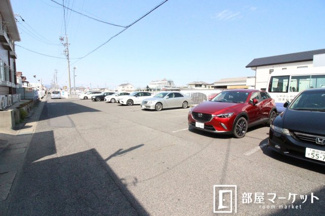 【駐車場】