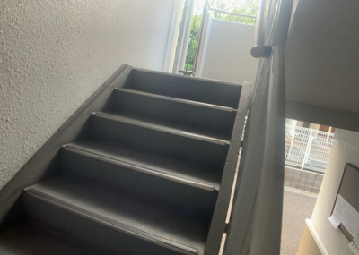 【内装】 | 藤和東林間コープ | 共用部分は、一棟の建物に住む区分所有者全員が共同で所有するとし、共用部分の管理、補修などは、区分所有者で形成される管理組合が行います。個人の判断で勝手に変更することはできませんので覚えておきましょう。