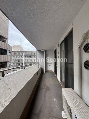 【バルコニー】 | 全ての居室がバルコニーに面しており、明るい光が差し込みます☆