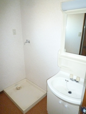 【洗面所】 | SurplusウィステリアＣ | ※同建物同型別のお部屋