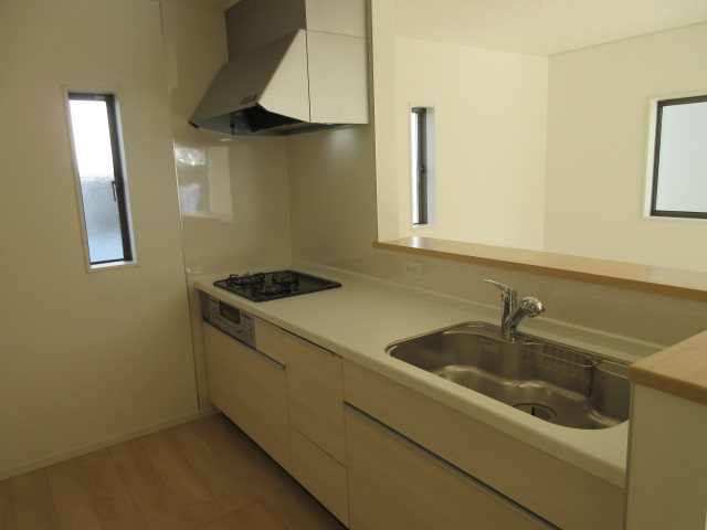 【仲介手数料無料】新築戸建　吉見町東野1-5-6（全3棟）のキッチン
