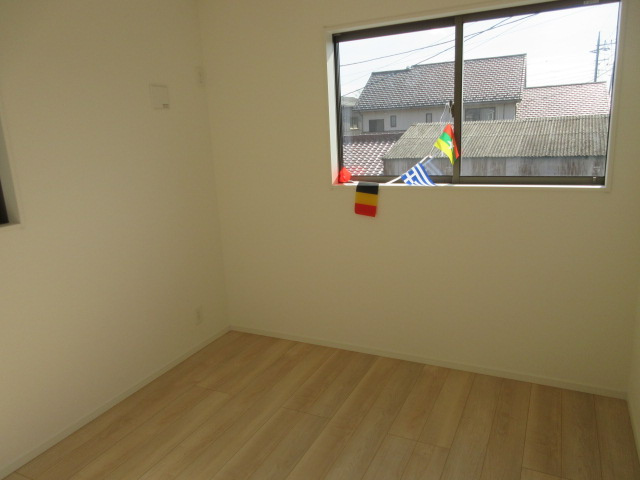 【仲介手数料無料】新築戸建　吉見町東野1-5-6（全3棟）の洋室