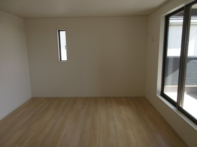 【仲介手数料無料】新築戸建　吉見町東野1-5-6（全3棟）の洋室