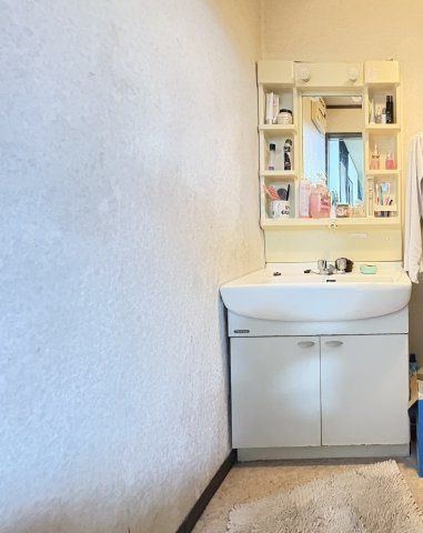 大和高田市有井の独立洗面台|収納棚付き洗面化粧台