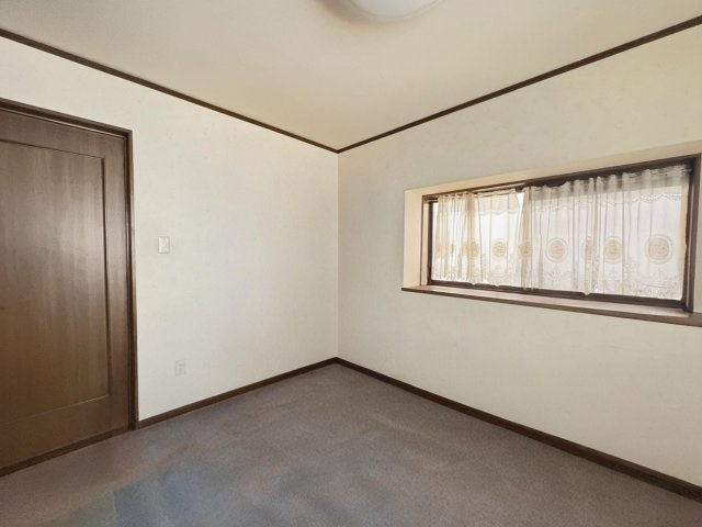 大和高田市有井の寝室|寝室にピッタリな洋室10帖