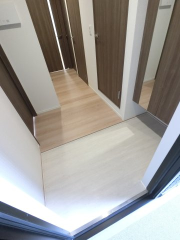 D-ROOM若草の玄関