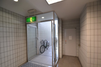 【エントランス】