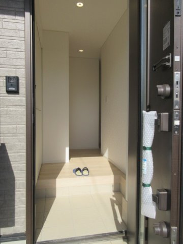 【仲介手数料無料】新築戸建　吉見町東野1-5-6（全3棟）の玄関