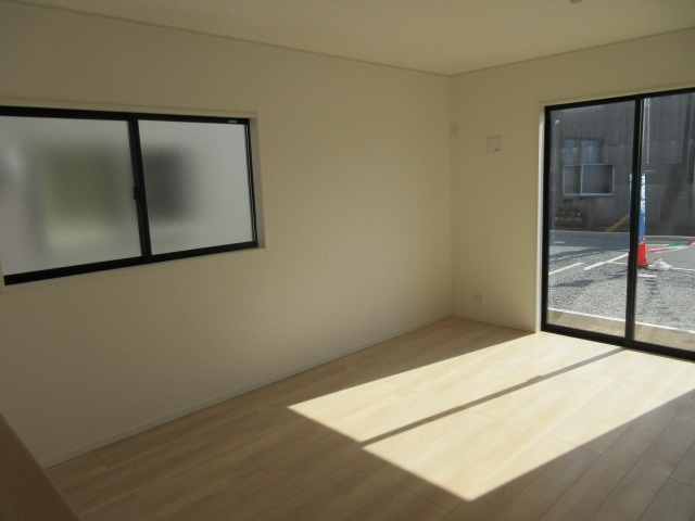 【仲介手数料無料】新築戸建　吉見町東野1-5-6（全3棟）の居間・リビング