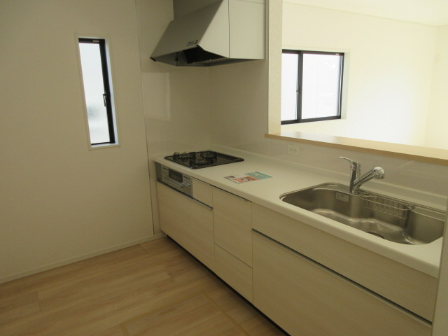 【仲介手数料無料】新築戸建　吉見町東野1-5-6（全3棟）のキッチン