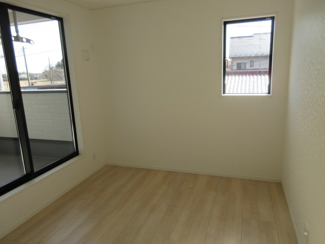 【仲介手数料無料】新築戸建　吉見町東野1-5-6（全3棟）の洋室