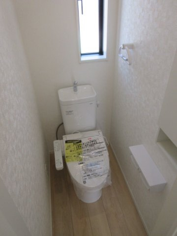 【仲介手数料無料】新築戸建　吉見町東野1-5-6（全3棟）のトイレ