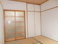 和室６帖からキッチン入り口