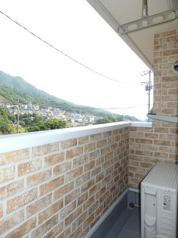 ソレイユ４番館のバルコニー|お洗濯にも便利なバルコニー付き