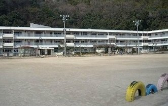 ソレイユ４番館の周辺|上温品小学校まで800m
