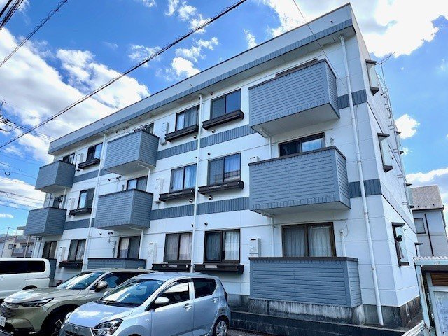 スクウェアガーデン緑井の外観|おしゃれな外観です