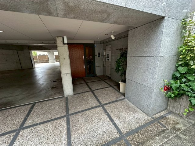 シェヌーア御影のエントランス