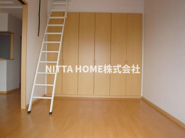 リベルテの内装|洋室は６．４帖と６．２帖があります♪