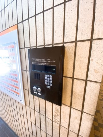大阪市中央区安土町３丁目の賃貸マンションのセキュリティ