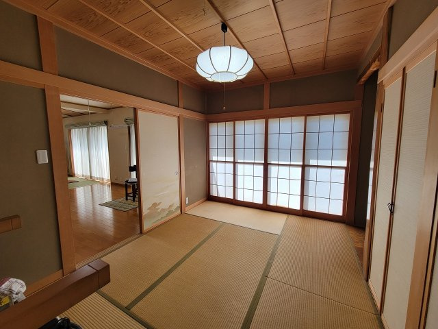 平田東1丁目　売中古住宅の和室