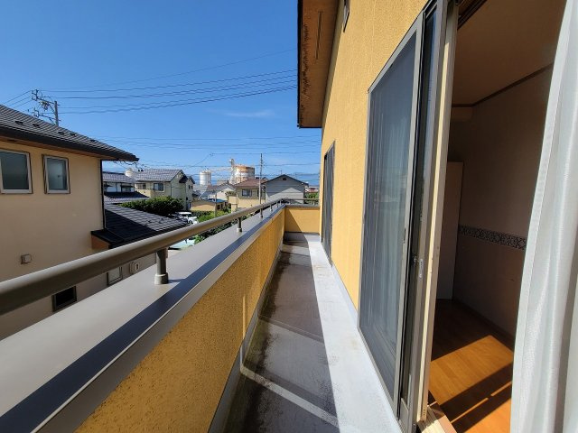 平田東1丁目　売中古住宅のバルコニー