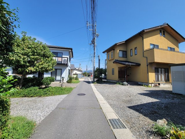平田東1丁目　売中古住宅の前面道路含む現地写真