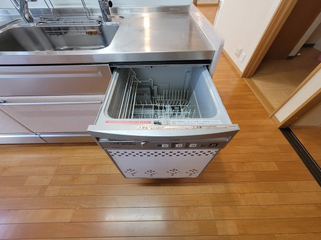 平田東1丁目　売中古住宅の玄関