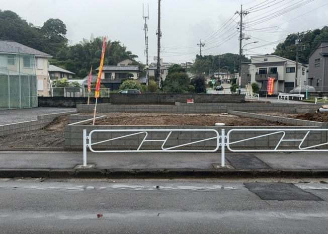 【外観】 | 物件の詳細については、現地を見てわかること以外に、役所や法務局などで調べないとわからないことがあります。そのため、現地に行く場合は、もしこの物件を買ったらどのような生活ができるかをイメージしましょう。