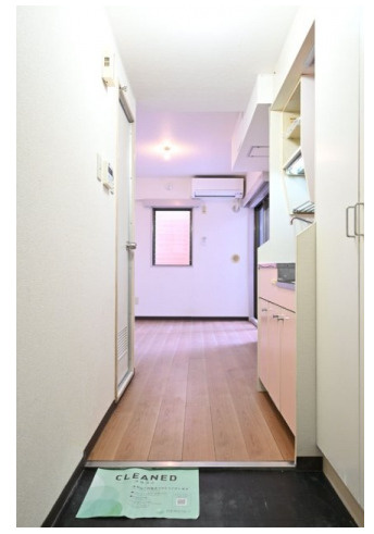 ネオハイシティ豪徳寺の玄関