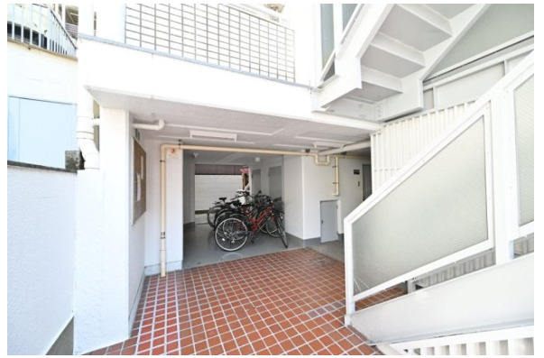 ネオハイシティ豪徳寺のエントランス