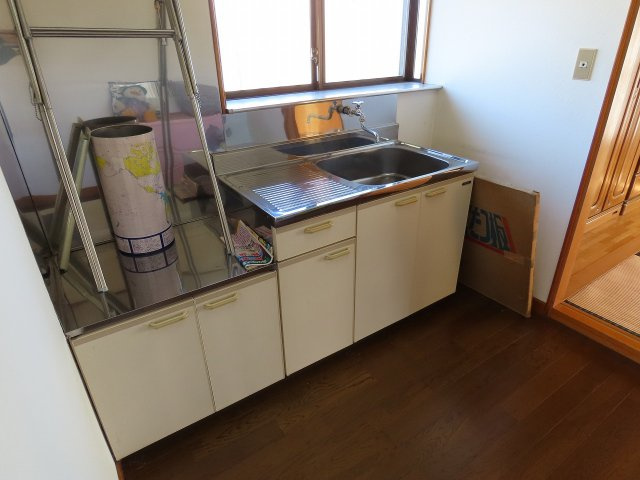 辰野町　売中古住宅のキッチン|1階：東側約6.6帖