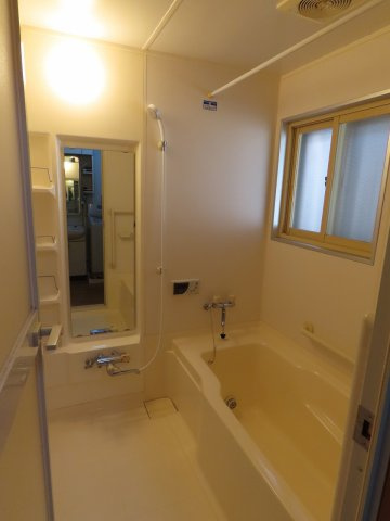 辰野町　売中古住宅の浴室