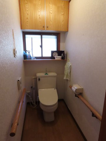 辰野町　売中古住宅のトイレ