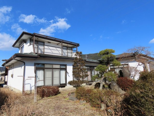 辰野町　売中古住宅の外観