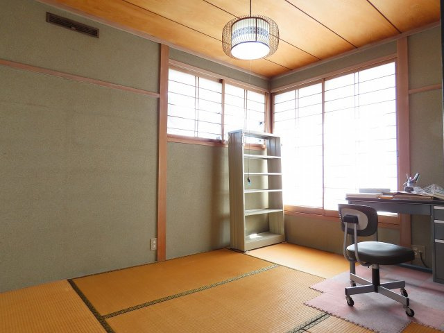 辰野町　売中古住宅の和室|2階：和室6帖