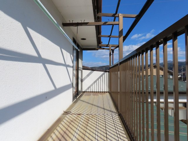 辰野町　売中古住宅のバルコニー