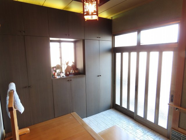 辰野町　売中古住宅の玄関