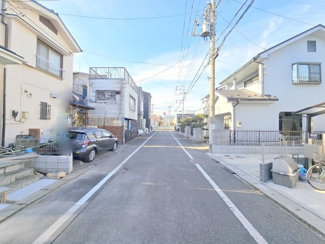 青梅市河辺町７丁目　全1棟の前面道路含む現地写真