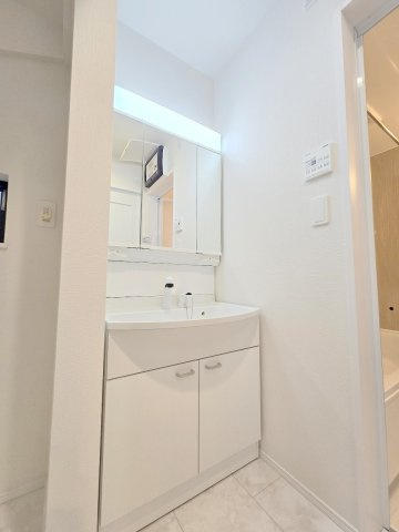 青梅市河辺町７丁目　全1棟の独立洗面台