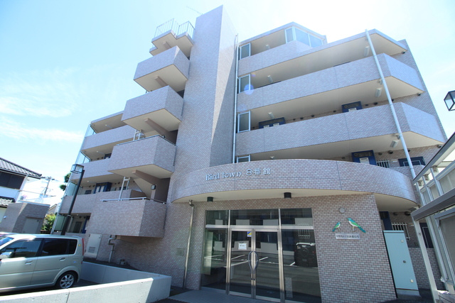 バードタウン8番館の外観