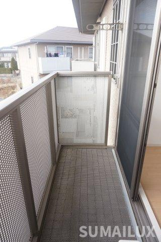 熊本市東区画図東２丁目のアパートのバルコニー