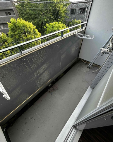 グリーンノア弦巻　ボタンロック　IHコンロ　常時ゴミ出し可のバルコニー