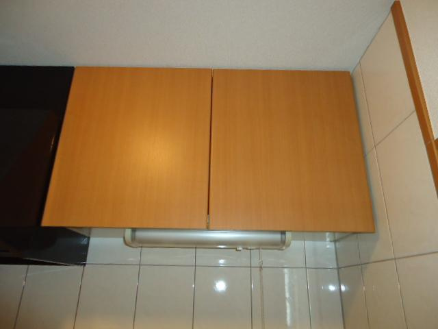 シャトー友喜の収納|キッチン吊戸棚