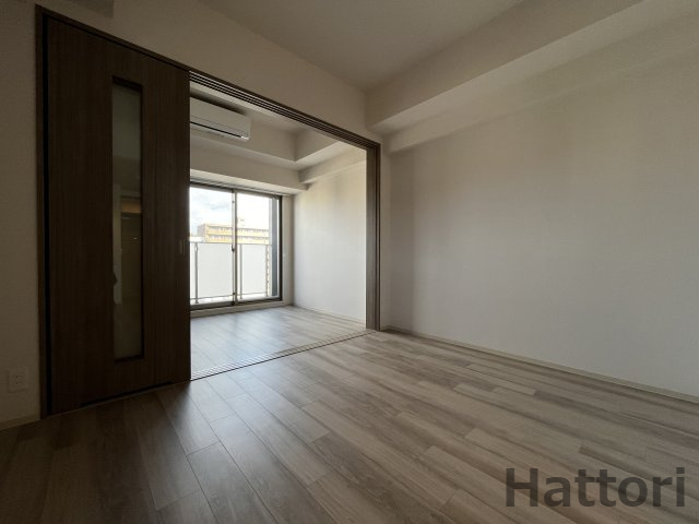 エスリードレジデンス江坂垂水町の居間・リビング