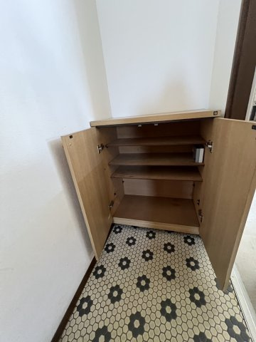 十和田市元町東２丁目のアパートの玄関|毎日通る玄関はこちらです