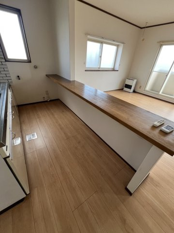 桜ハイツの内装|カウンターテーブル付き